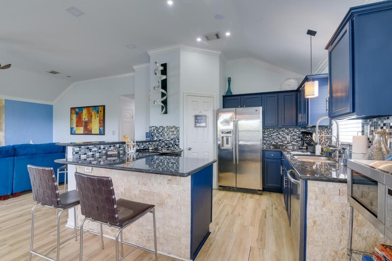 Galveston Escape With Entertainment Patio And Deck! Villa Exterior foto