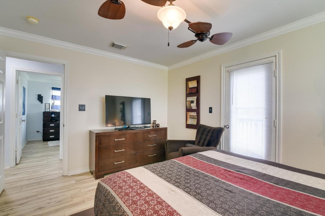 Galveston Escape With Entertainment Patio And Deck! Villa Exterior foto